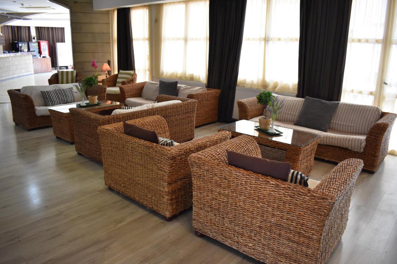 Andreas & Melanie Beach Hotel Governors Beach Bagian luar foto