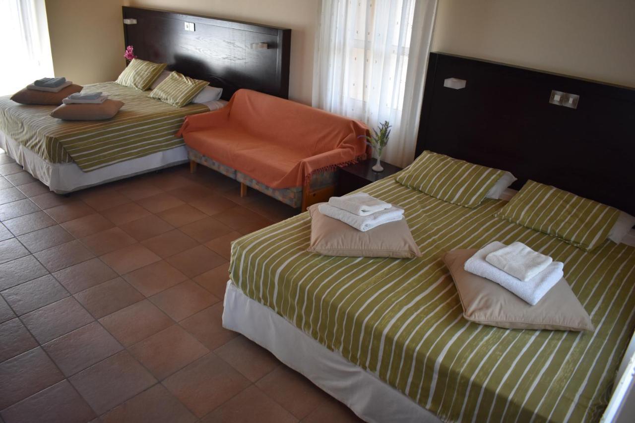 Andreas & Melanie Beach Hotel Governors Beach Bagian luar foto
