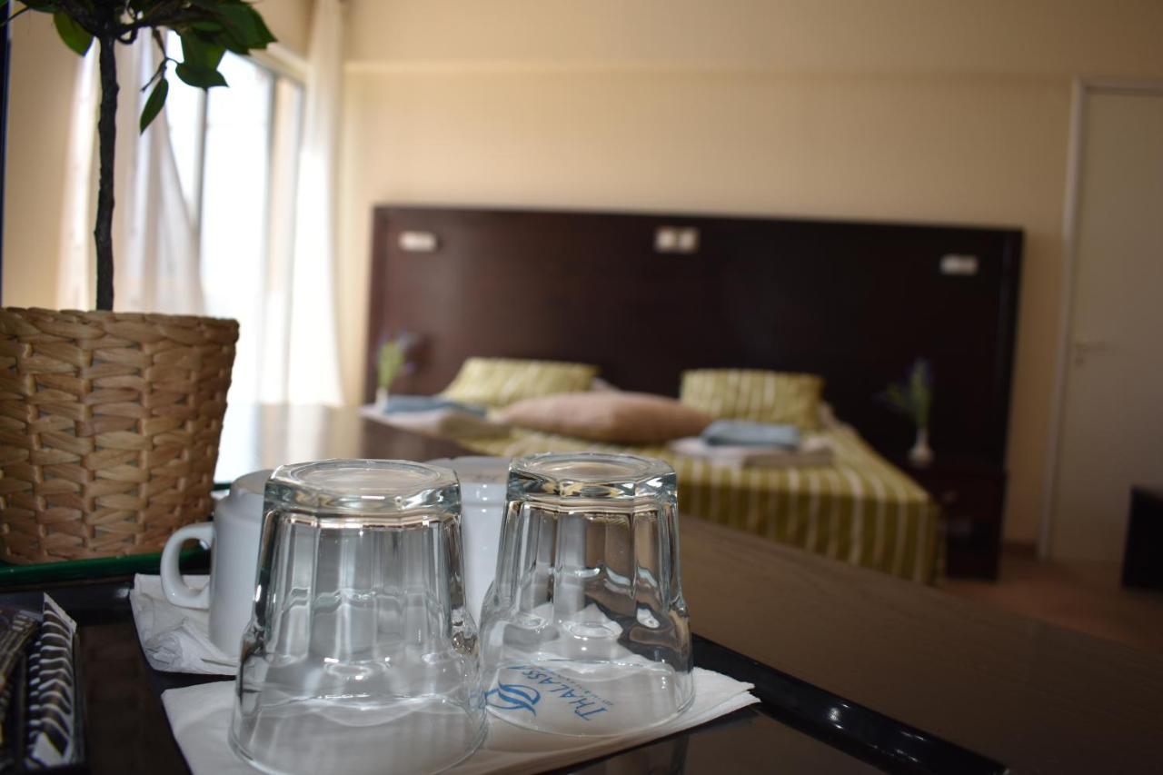 Andreas & Melanie Beach Hotel Governors Beach Bagian luar foto