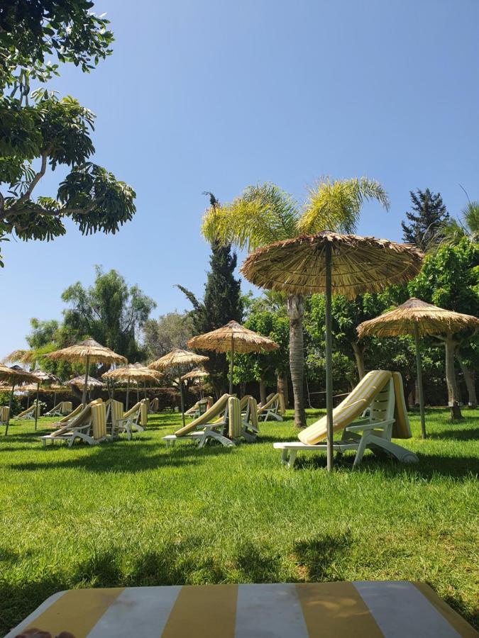 Andreas & Melanie Beach Hotel Governors Beach Bagian luar foto