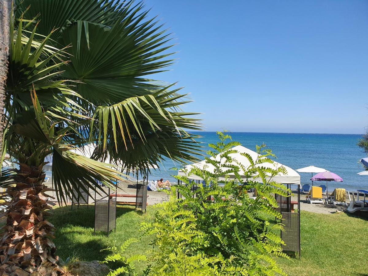 Andreas & Melanie Beach Hotel Governors Beach Bagian luar foto