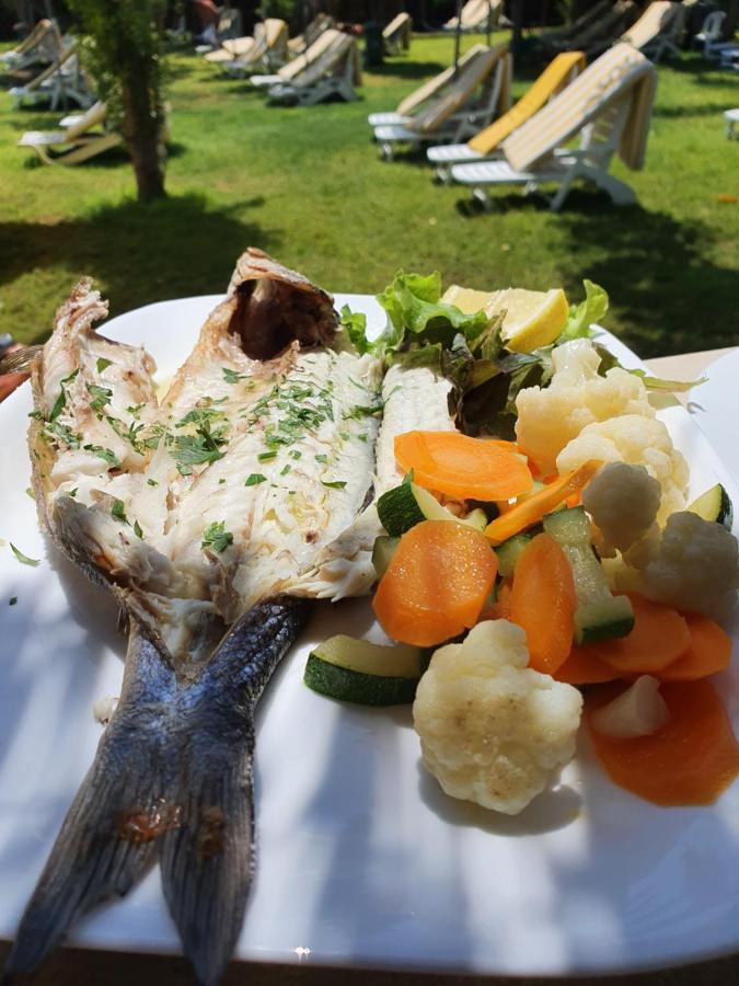 Andreas & Melanie Beach Hotel Governors Beach Bagian luar foto